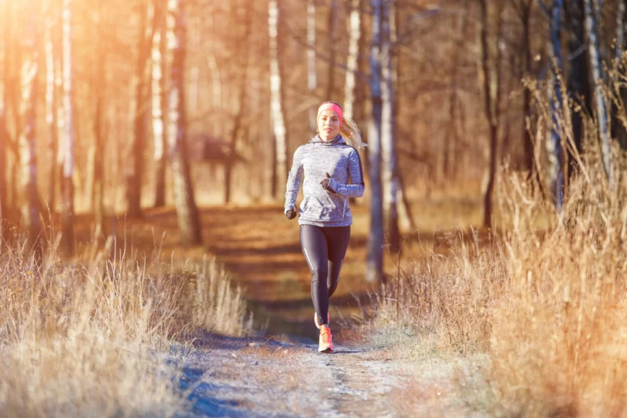 Jesienna chandra. Jak przetrwać spadki nastroju w sezonie jesiennym?
