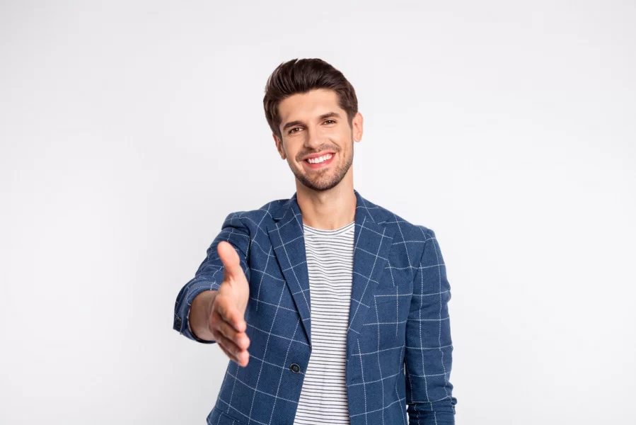 Jak budować pozytywne środowisko pracy? Kompleksowy przewodnik dla firm