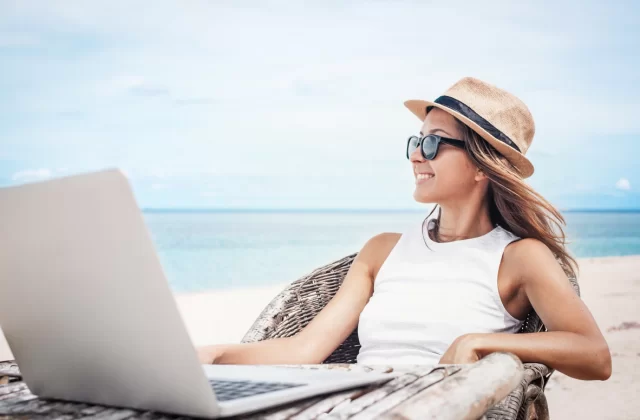 Jak workation wpływa na efektywność pracy pracowników?