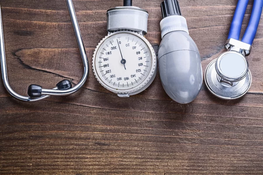 NADCIŚNIENIE – JAK OBNIŻYĆ WYSOKIE CIŚNIENIE KRWI?