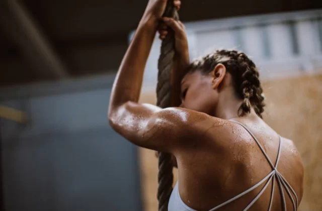 PRZETRENOWANIE – CZYM SIĘ OBJAWIA, JAK GO UNIKNĄĆ I JAK SOBIE Z NIM RADZIĆ?