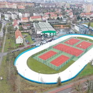 Tor wrotkarsko-łyżwiarski 